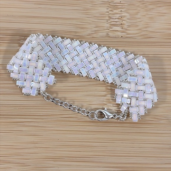 Brand New Pearlescent White Handmade Bracelet Miyuki Beaded Woven Minimalist - Picture 9 of 12